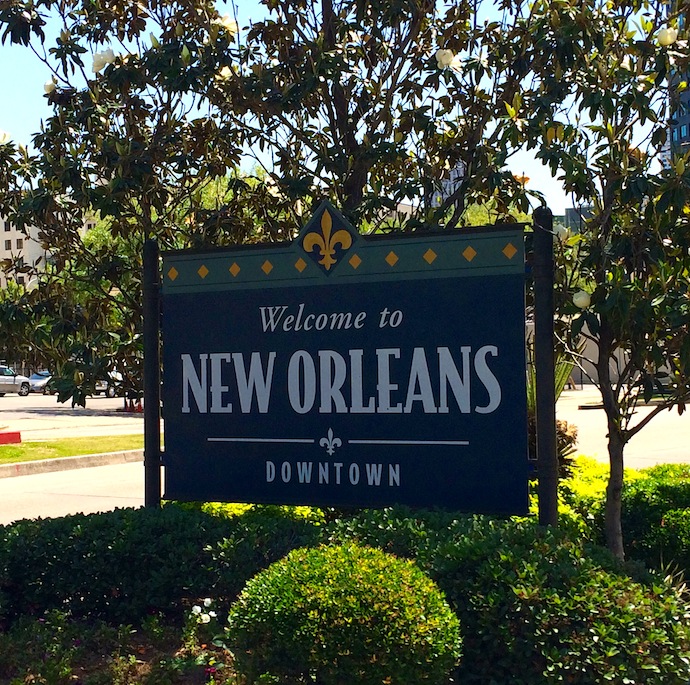 New Orleans welcome sign